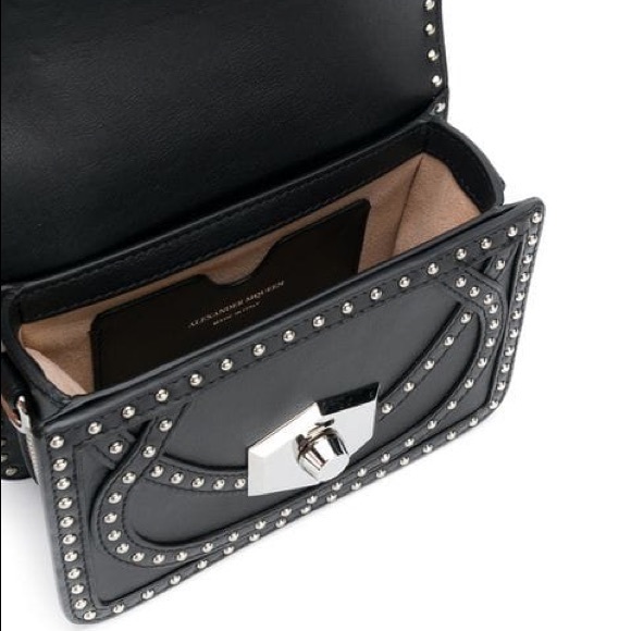 NEW❤️Alexander McQueen❤️Studded Shoulder bag - Picture 5 of 8